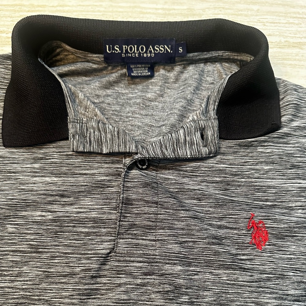 Men’s Polo. Size Small